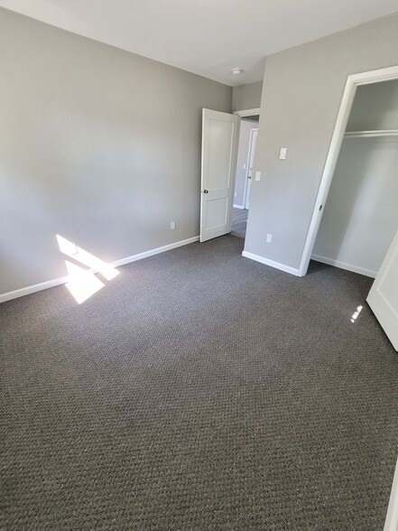 Building Photo - 1301 Iowa Ave SE