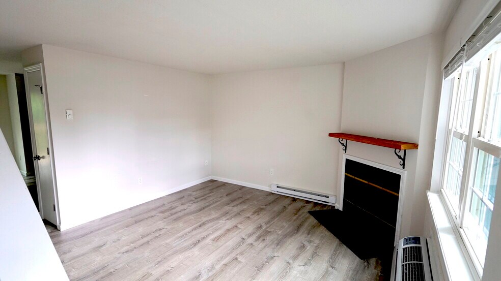 Building Photo - 64 Crystal Ln