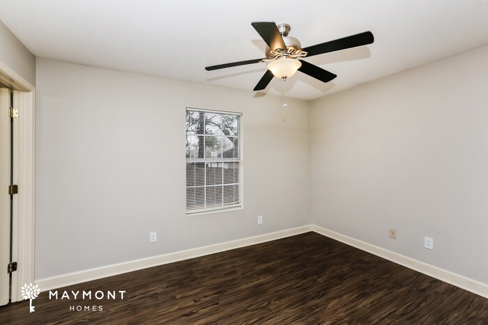 Building Photo - 1556 Chelsea Ln