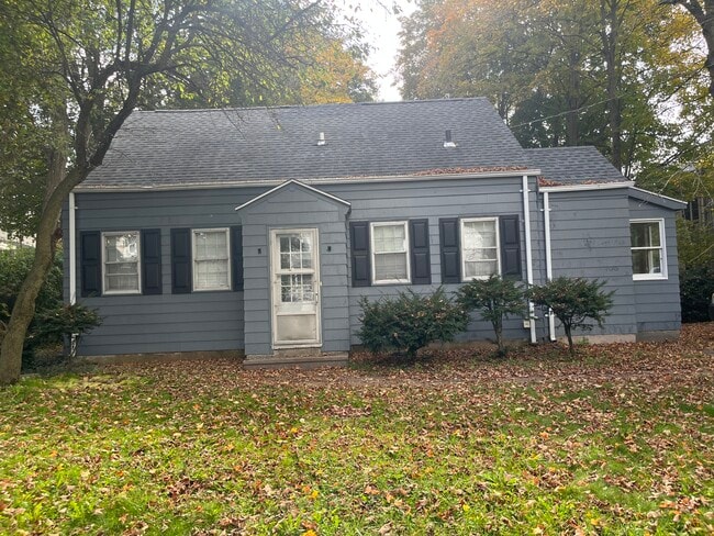 Primary Photo - 300 Dyer St