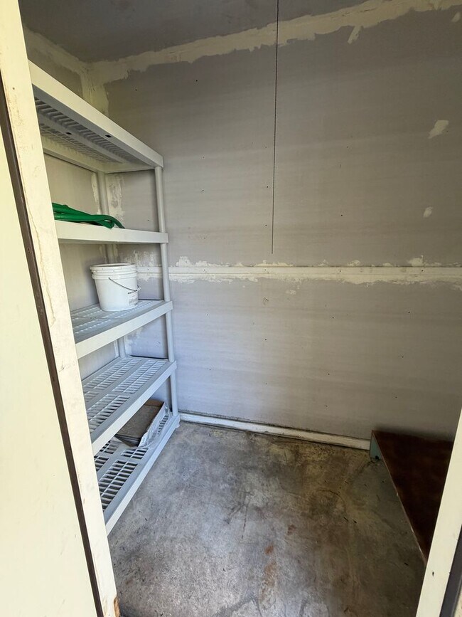 Building Photo - Coastal Living in the Heart of Destin