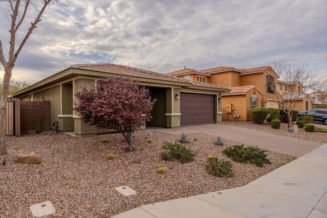 Building Photo - *POOL* Beautiful Gilbert Home Nestled at the Base of the San Tan Mountains