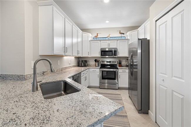 Building Photo - 14028 Hunter Oak Dr