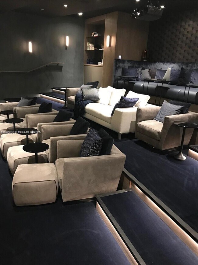 Building Photo - 650 NE 32nd St