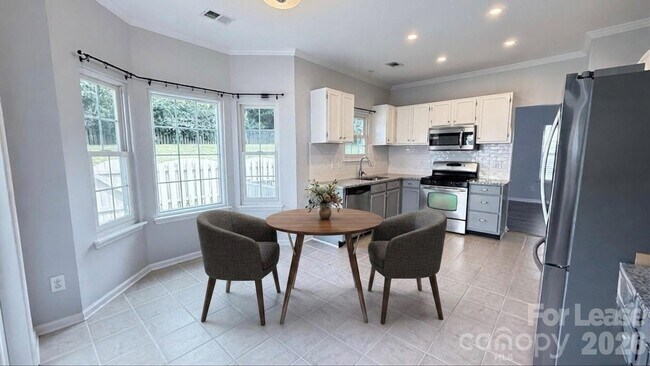 Building Photo - 9128 Twilight Hill Ct
