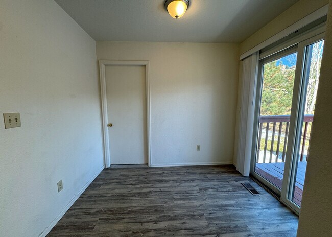 Building Photo - 6913 Yellowpine Dr