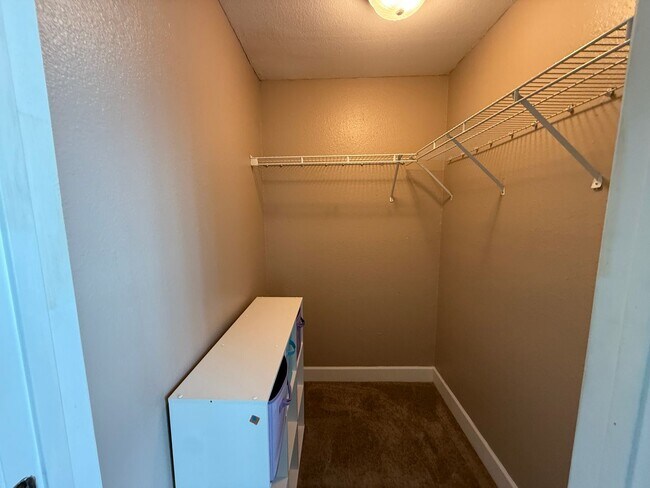 Building Photo - 4053 Crockers Lake Blvd