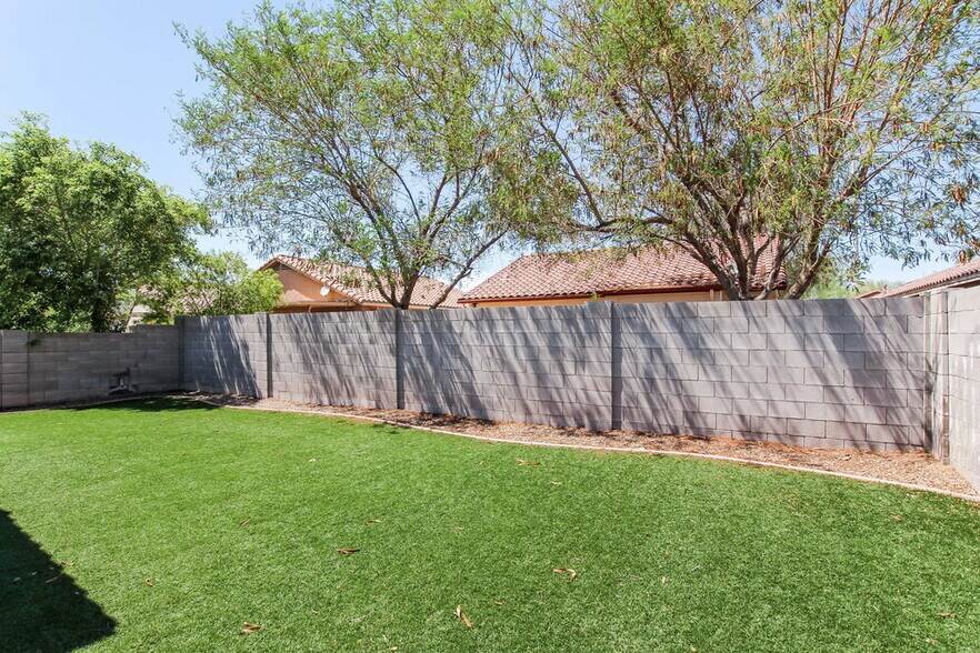 Building Photo - 3012 W Running Deer Trail