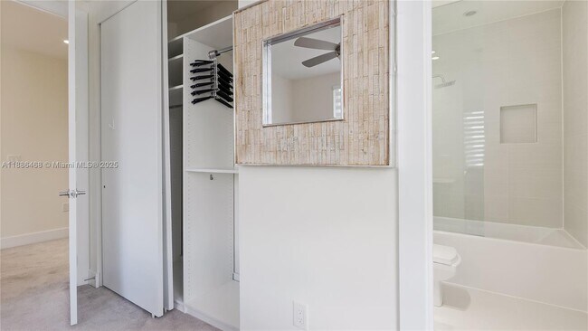 Building Photo - 6611 NW 105th Pl