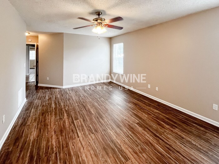 Building Photo - 3931 Hunters Lake Cir W