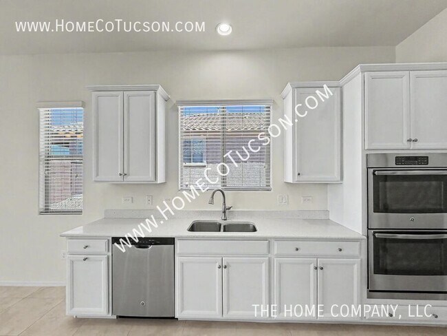 Building Photo - 38628 S Running Roses Ln