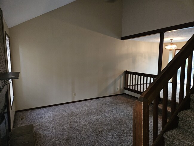 Building Photo - 831 Rumford Pl