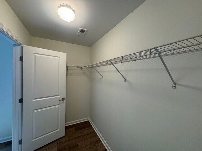 Building Photo - 219 Luna Trail