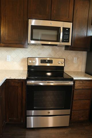 Building Photo - 1301 White Sand Dr