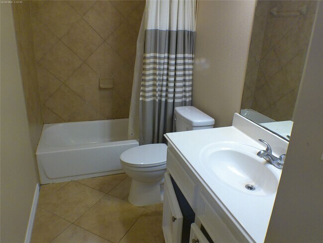 Building Photo - 20207 Emerald Cliff Ln