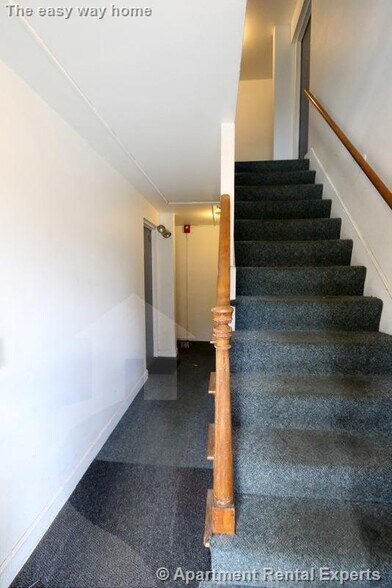 Building Photo - 48 Kirkland St