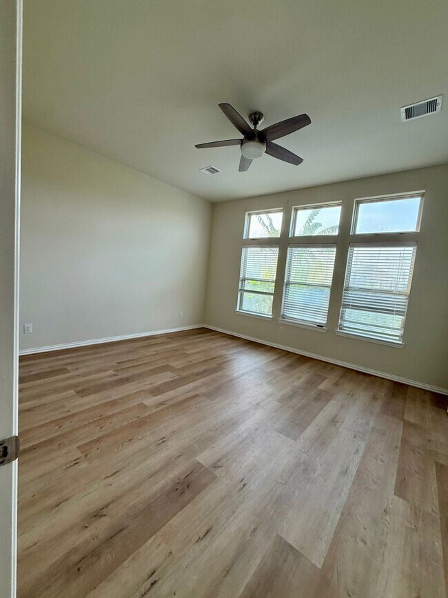 Building Photo - 3834 W Vicksburg Estates Dr