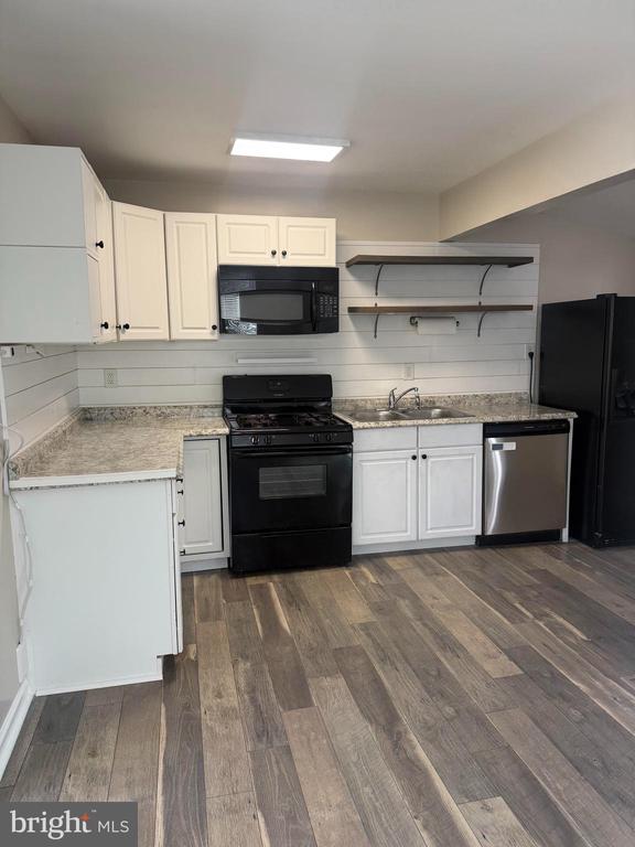 Building Photo - 100 Garfield Ct