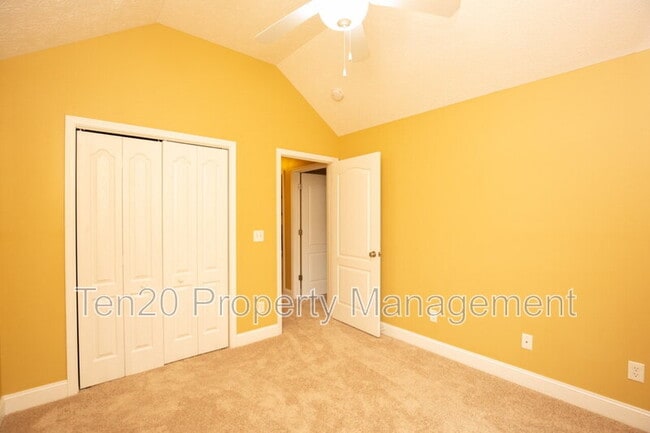 Building Photo - 182 Lee Rd 2180