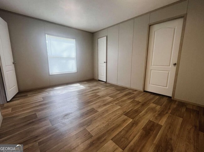 Building Photo - 68 Rockys Pl