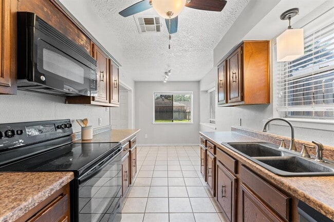 Building Photo - 11227 Verlaine Dr