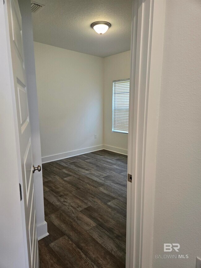 Building Photo - 14746 Dayton Cir