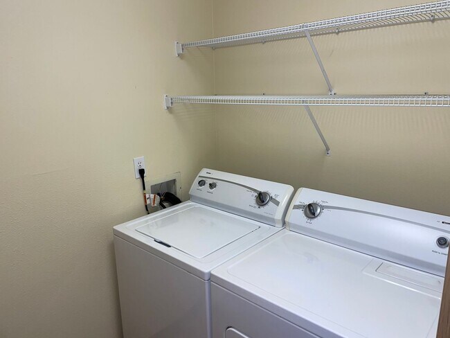 Building Photo - Francis Avenue