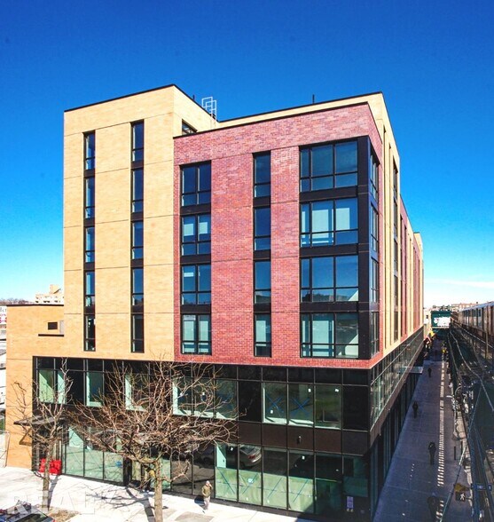 Building Photo - 91-09 Roosevelt Ave