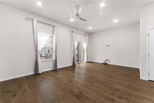 Building Photo - 2008 Hemlock Ln