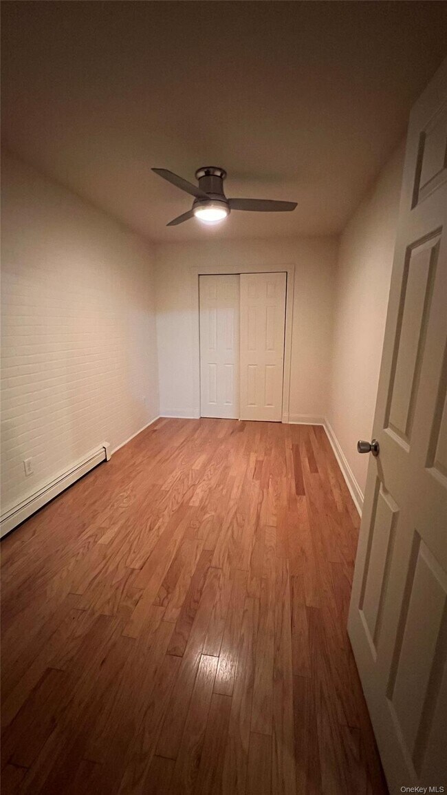 Building Photo - 27 E Main St