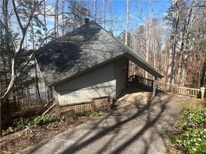Building Photo - 3208 Lake Rd Cir
