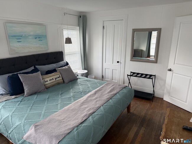 Building Photo - 246 Ledyard St