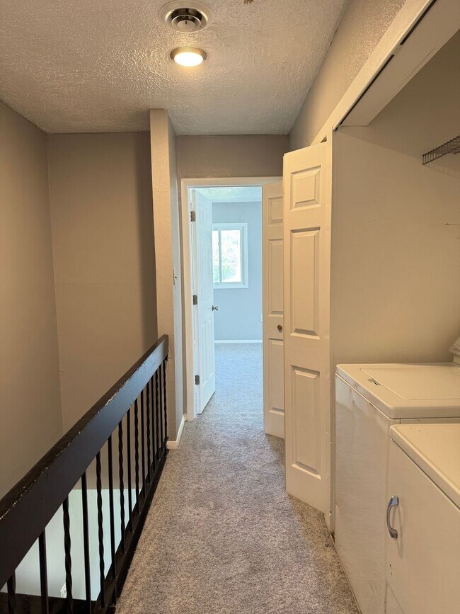 Building Photo - 359 Greenland Dr