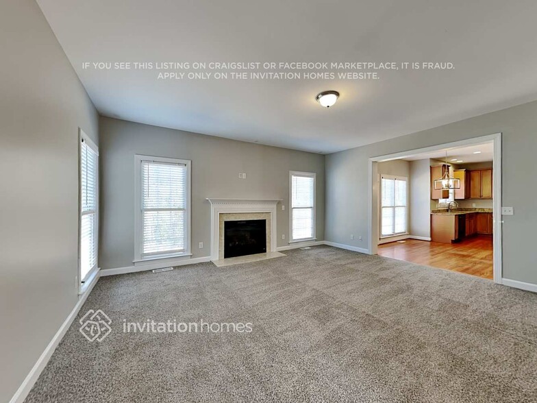 Building Photo - 1001 Crystal Water Dr