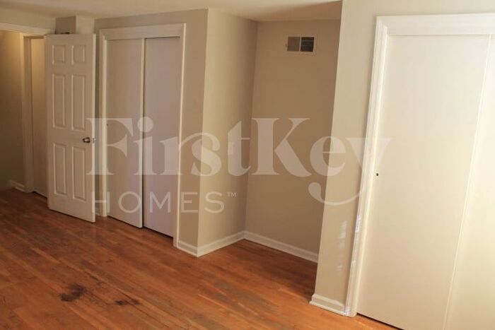 Building Photo - 13110 Donnelly Ave