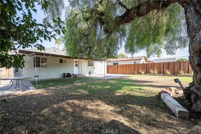 Building Photo - 13616 Hermes St