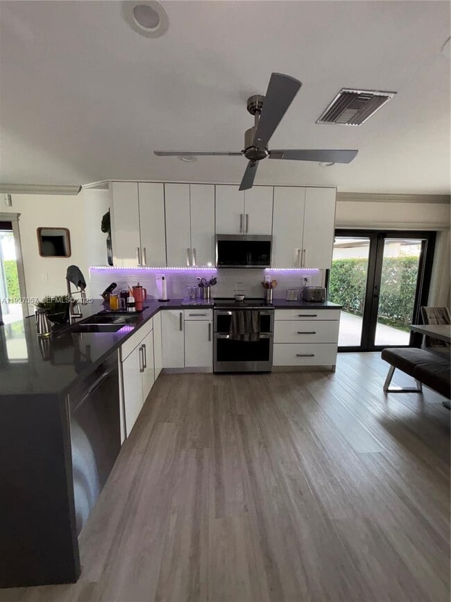 Building Photo - 16551 SW 75th St