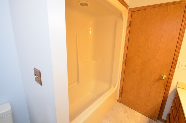 Building Photo - 1239 Wood Creek Bend