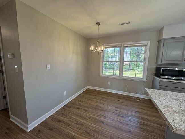 Building Photo - 105 Fort Dr