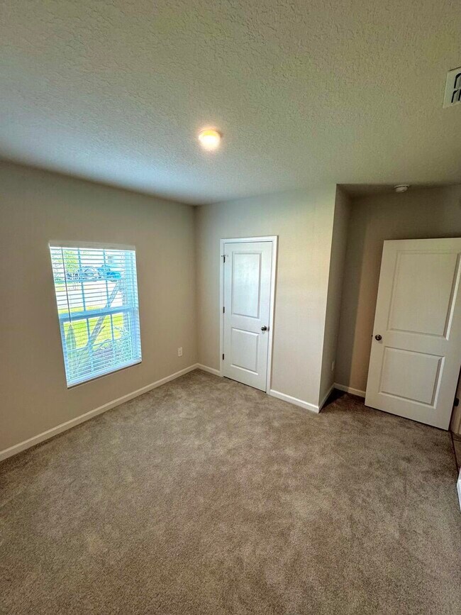 Building Photo - 461 Cherimoya St