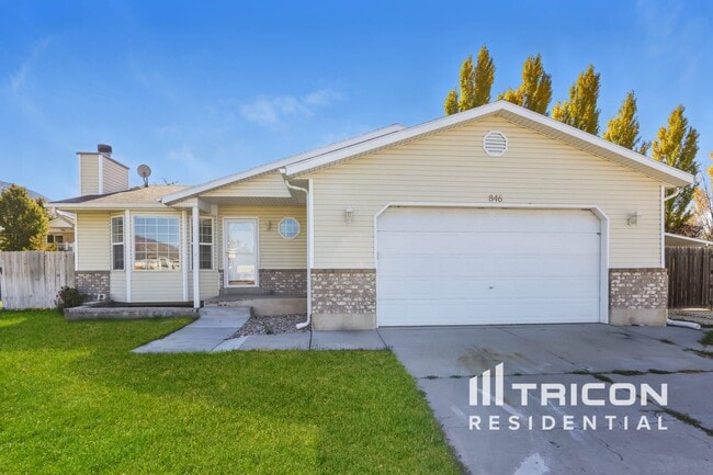 Building Photo - 846 E 900 N