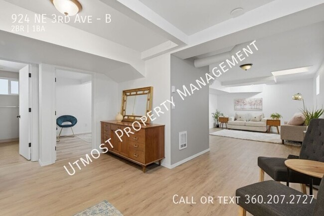 Building Photo - 924 NE 3rd Ave