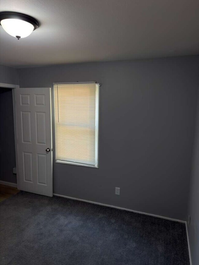 Building Photo - Freshly Updated Florissant Rental – Perfect for Families!