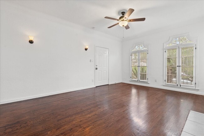 Building Photo - 2818 S Bronson Ave