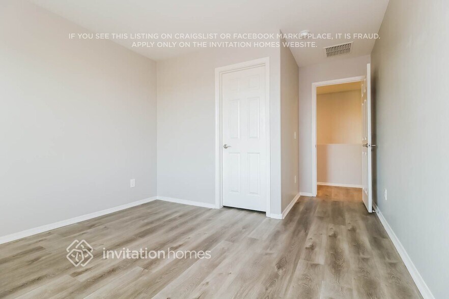 Building Photo - 10229 W Marguerite Ave