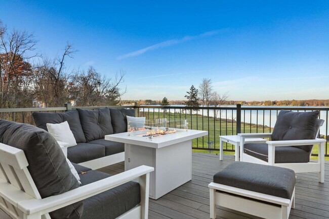 Building Photo - 222 Grouse Dr