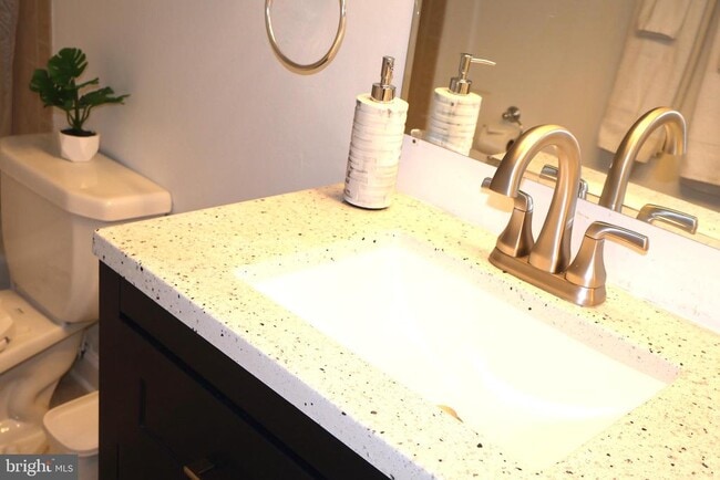 Building Photo - 5934 Mayflower Ct