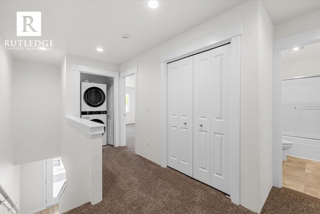 Building Photo - STUNNING 3 Bed / 2.5 Bath Brand New Townhome!!