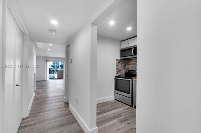 Building Photo - 6920 Harding Ave