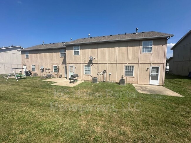 Building Photo - 506 A Skyvue Dr
